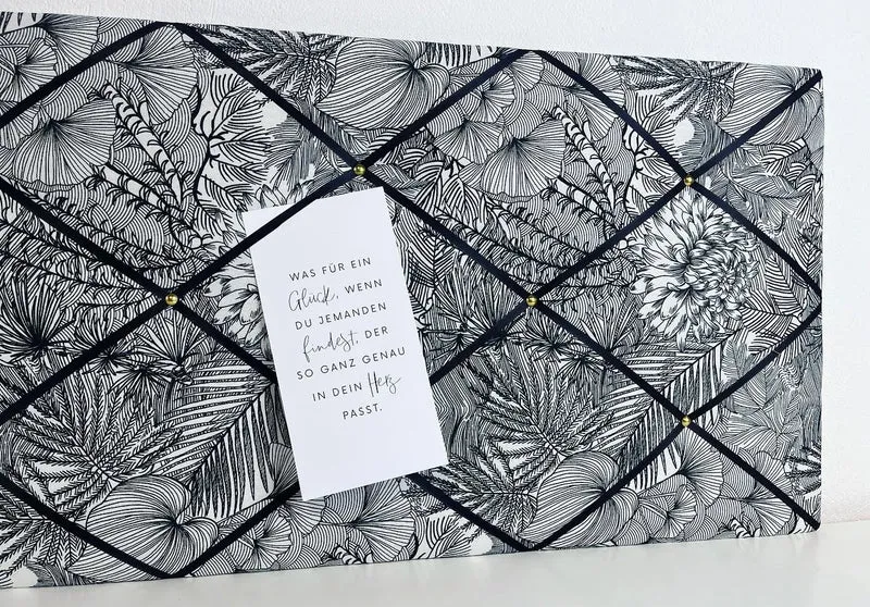 Memoboard Flowerprint schwarz weiß Wunschgröße