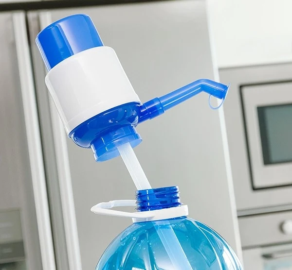 Wasserpumpenhahn