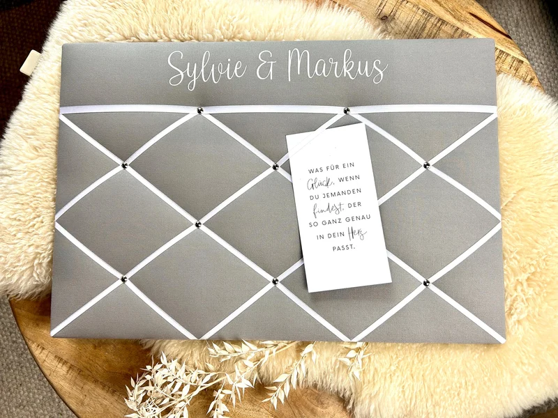 Memoboard Hochzeit personalisiert grau
