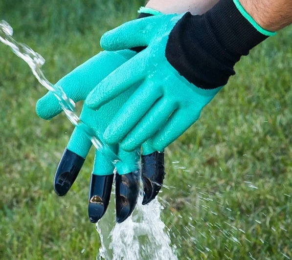 Gartenhandschuhe mit Krallen