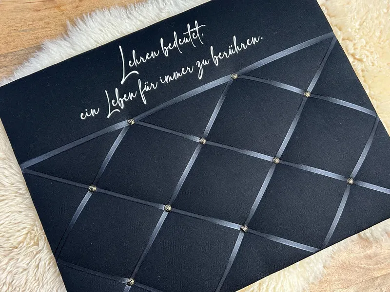 Memoboard für Lehrer schwarz personalisiert