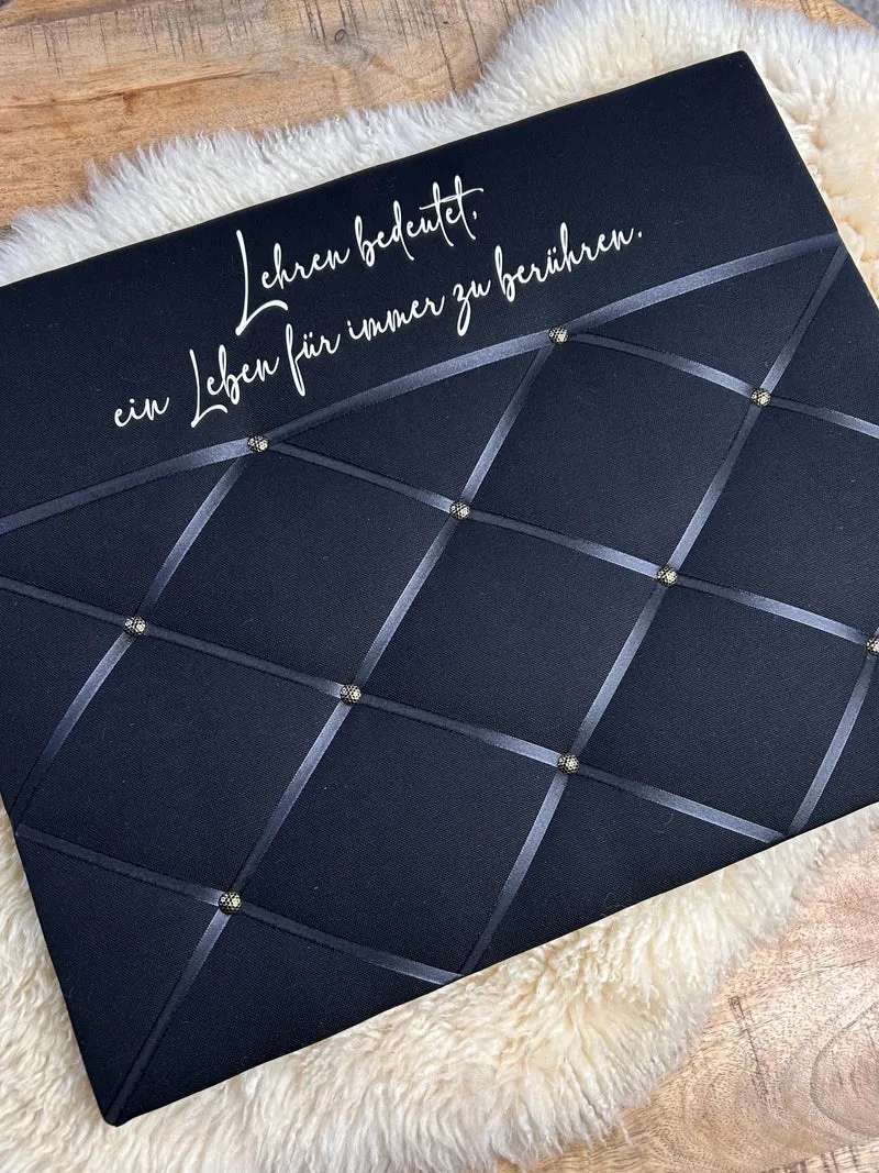 Memoboard für Lehrer schwarz personalisiert