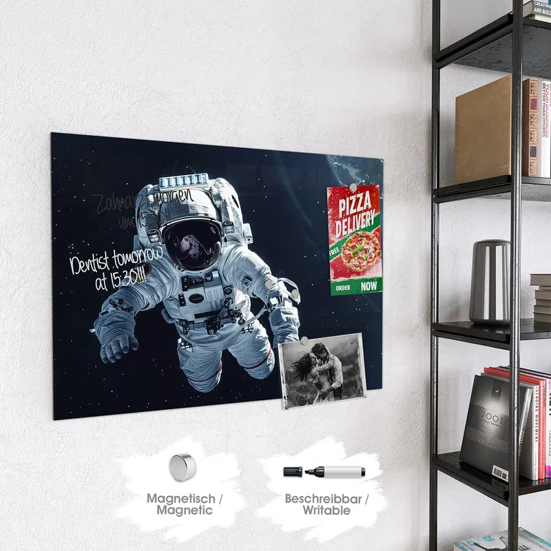 Glas Magnettafel - Schwebender Astronaut