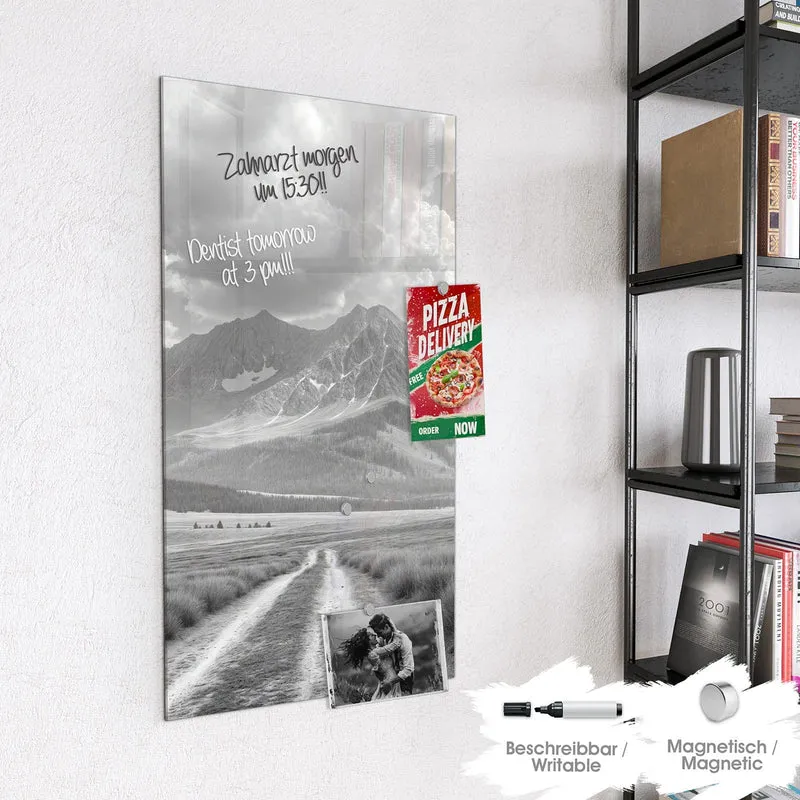 Magnettafel - Einsamer Baum vor Bergen