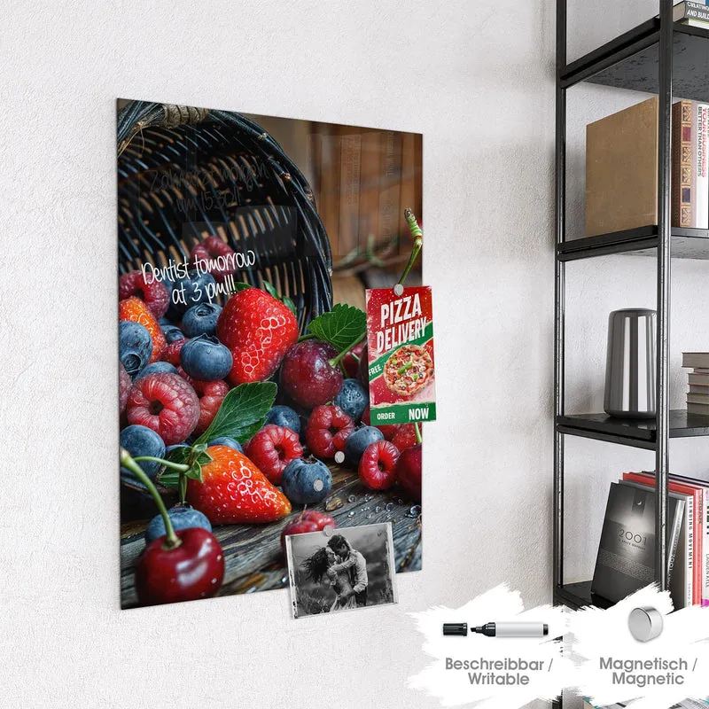 Magnettafel - Umgekippter Beerenkorb