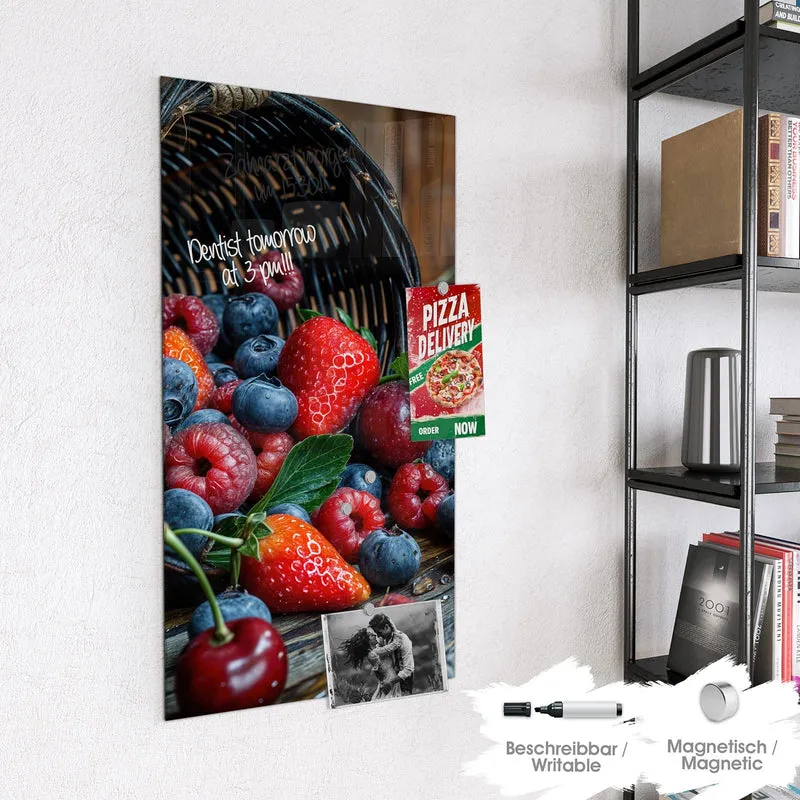 Magnettafel - Umgekippter Beerenkorb
