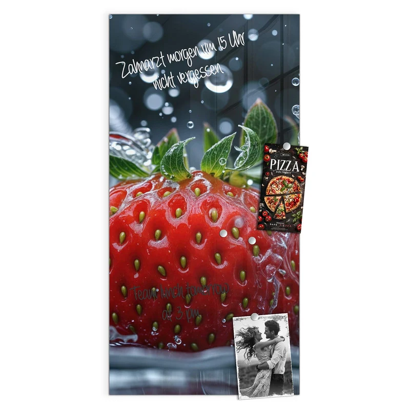 Magnettafel - Erdbeere im Spritzwasser