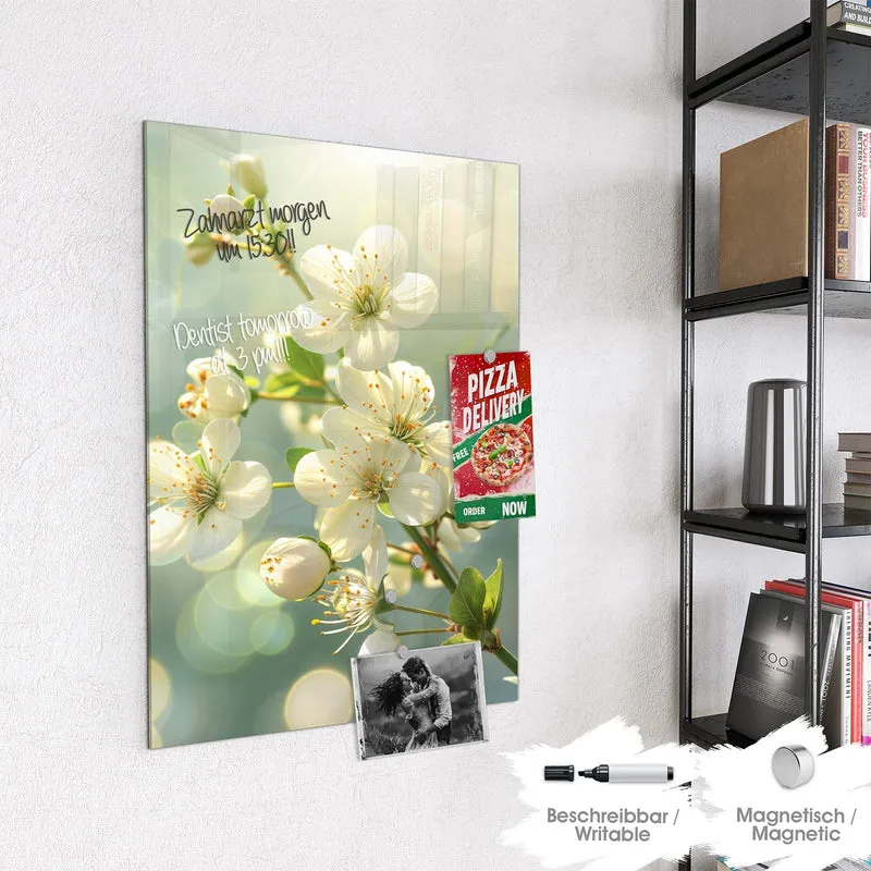 Magnettafel - Weiße Blüten vor Grün