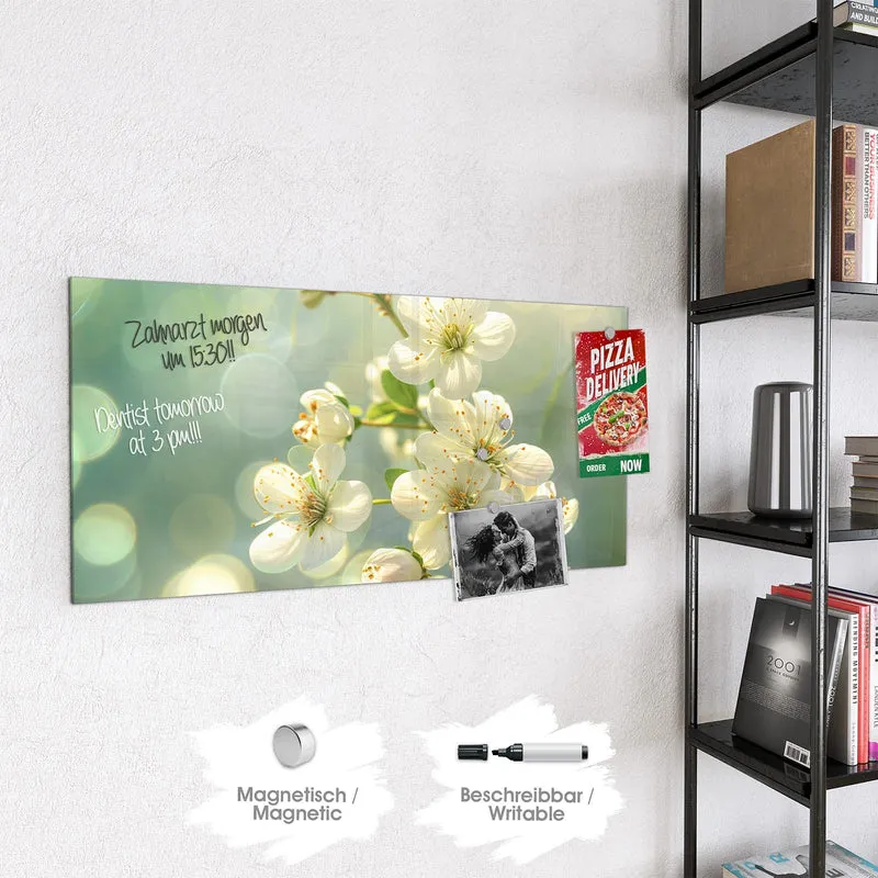 Magnettafel - Weiße Blüten vor Grün