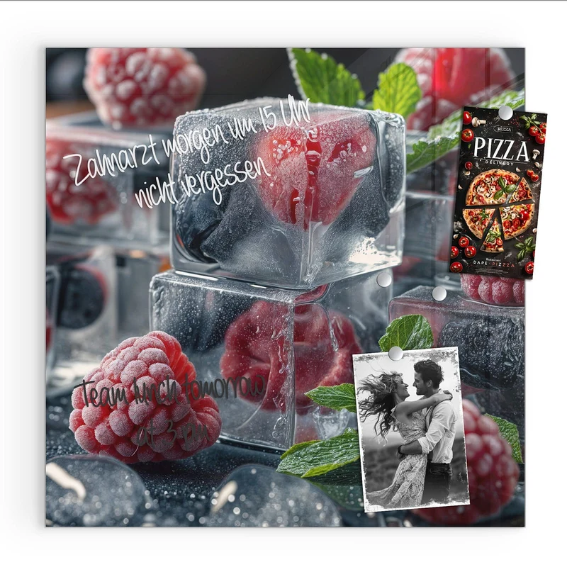 Magnettafel - Beeren im Eisblock