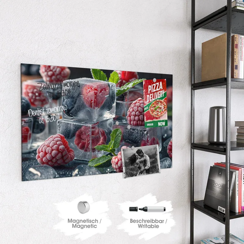 Magnettafel - Beeren im Eisblock