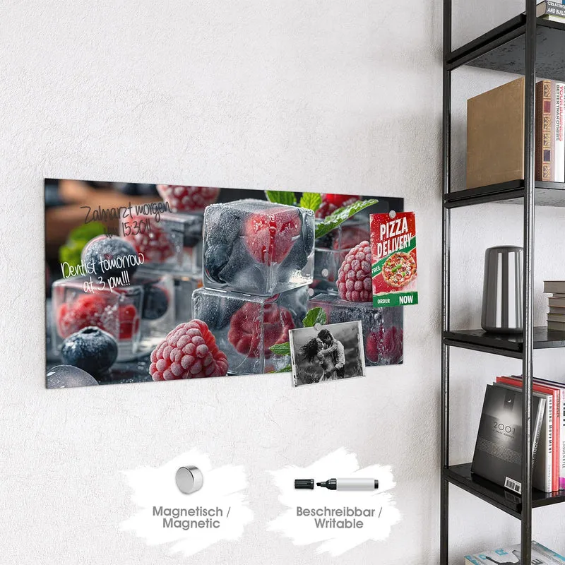 Magnettafel - Beeren im Eisblock