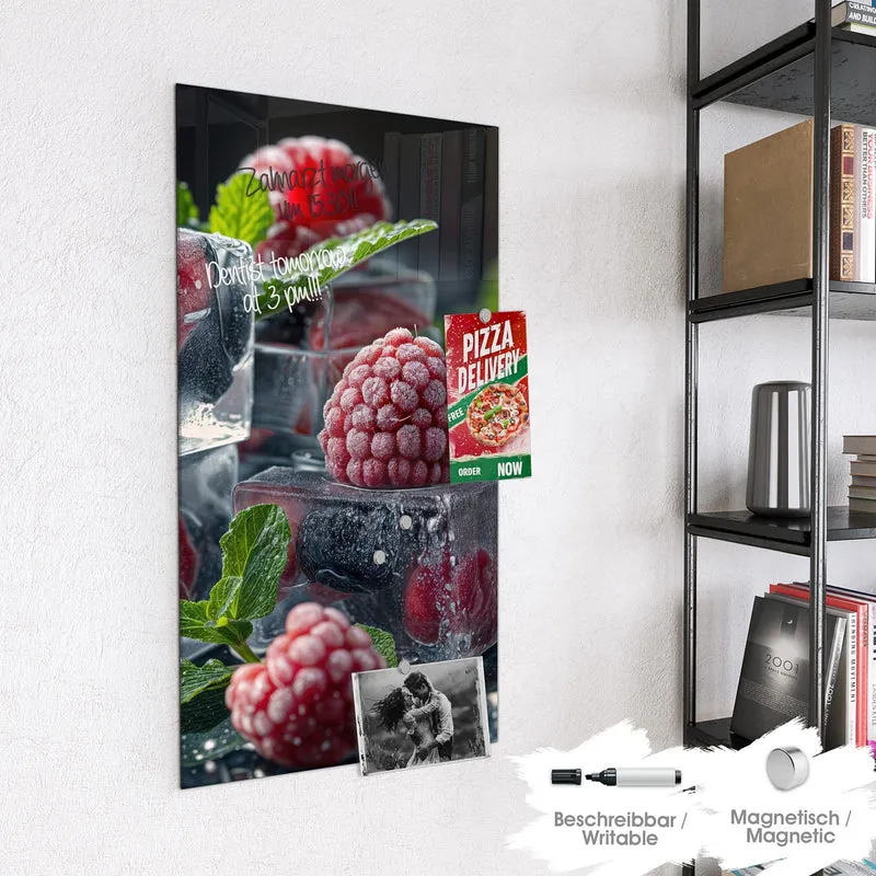 Magnettafel - Beeren im Eisblock