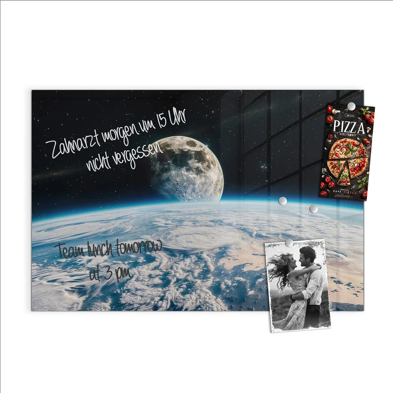 Magnettafel - Mond über der Erde