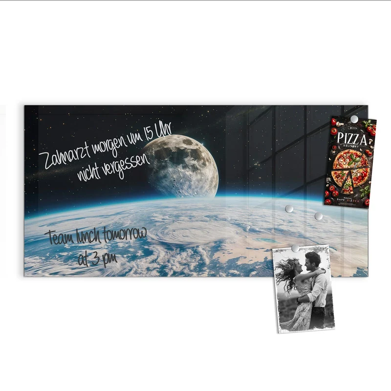 Magnettafel - Mond über der Erde