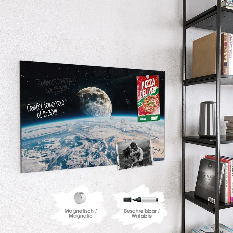Magnettafel - Mond über der Erde
