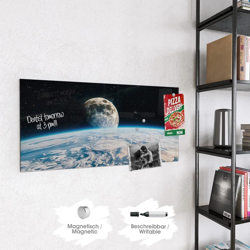 Magnettafel - Mond über der Erde