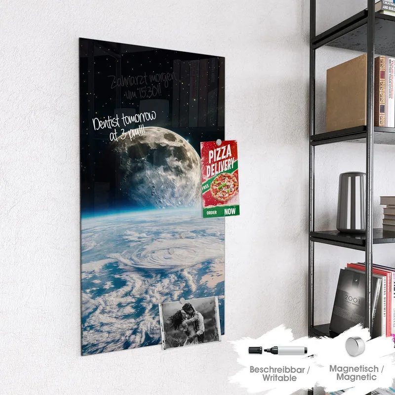 Magnettafel - Mond über der Erde
